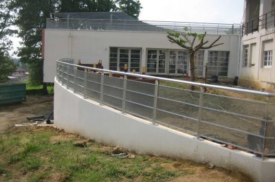 Fabrication de garde corps galvanisés - Clinique à Cambo les Bains (64).