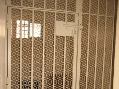 Réalisation d’une porte grillagée