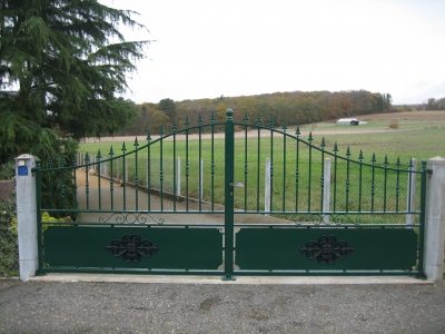 Fabrication d’un portail 2 vantaux pour un particulier de Cambo (64).