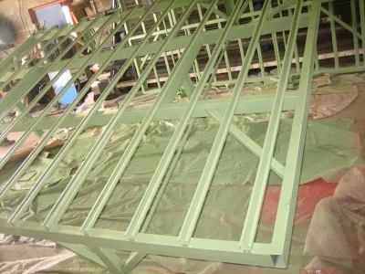 Fabrication de sabots de charpente et fabrication d’une table pour conception de murs ossature bois.