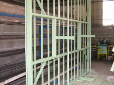 Fabrication de sabots de charpente et fabrication d’une table pour conception de murs ossature bois.