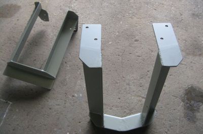 Fabrication de sabots de charpente et fabrication d’une table pour conception de murs ossature bois.