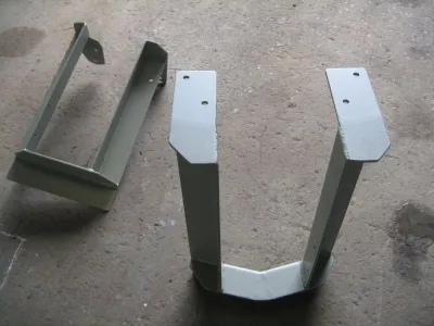 Fabrication de sabots de charpente et fabrication d’une table pour conception de murs ossature bois.