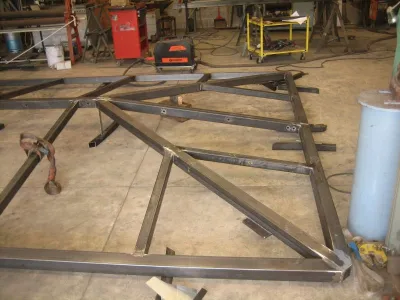Fabrication d’une verrière en acier.