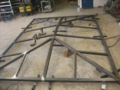 Fabrication d’une verrière en acier.