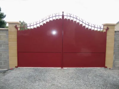 Réalisation d’un grand portail double vantaux.