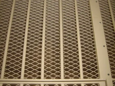 Réalisation d’une porte grillagée