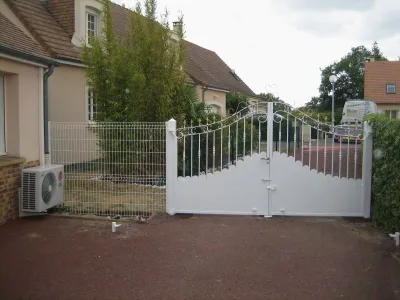 Fabrication d’un portail 2 vantaux avec peinture 2 couleurs.