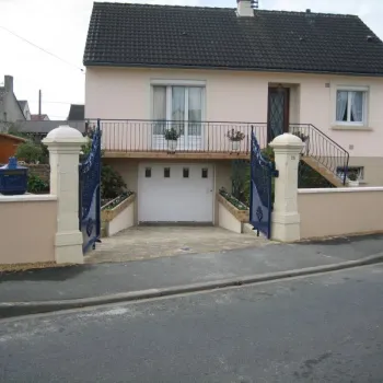 Fabrication d’un portail 2 vantaux avec clôtures avec galvanisation et peinture epoxy.