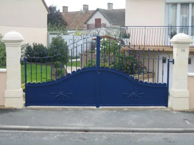 Fabrication d’un portail 2 vantaux avec clôtures avec galvanisation et peinture epoxy.